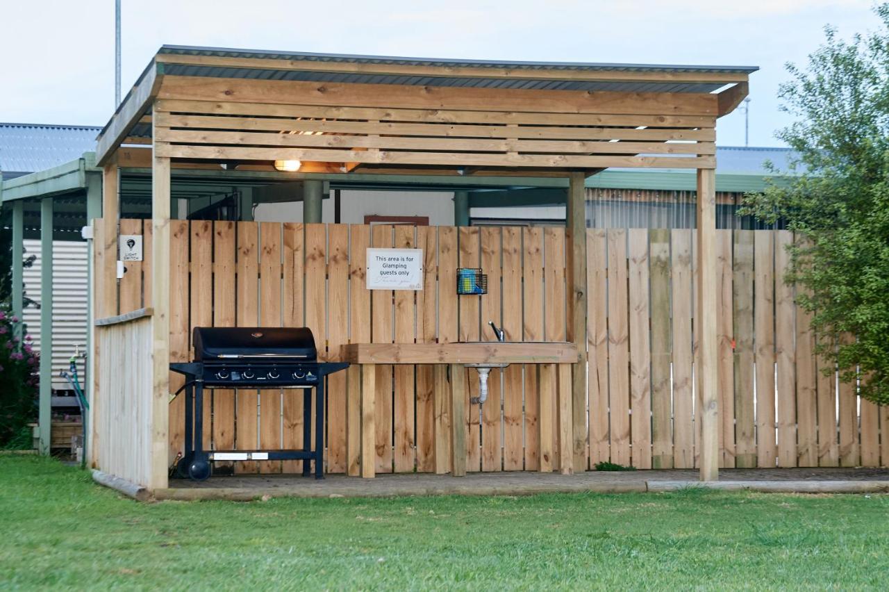 Pine Country Caravan Park مونت غامبير المظهر الخارجي الصورة