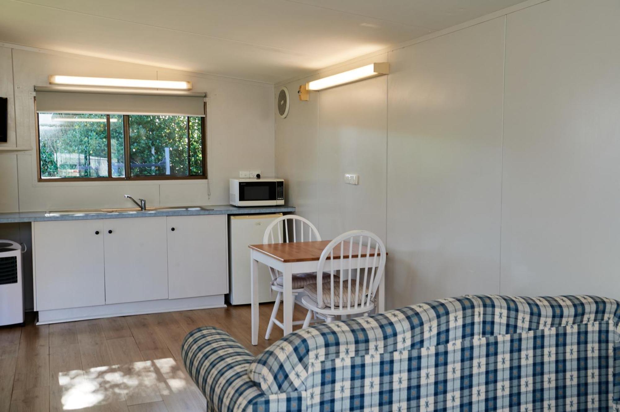 Pine Country Caravan Park مونت غامبير المظهر الخارجي الصورة