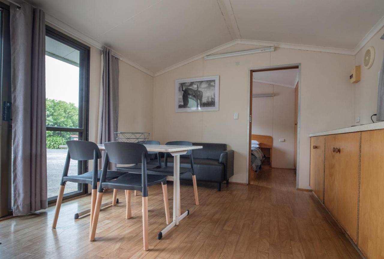 Pine Country Caravan Park مونت غامبير المظهر الخارجي الصورة