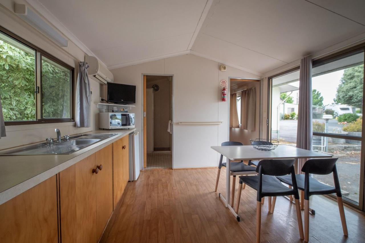 Pine Country Caravan Park مونت غامبير المظهر الخارجي الصورة